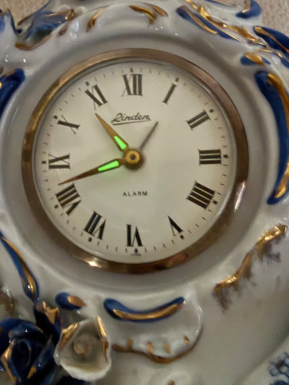 Vintage Linden Porcelain Mantel Clock Blue White Gold Victorian Figurines Japan - Picture 6 of 12